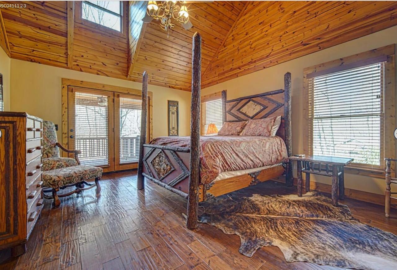 Cozy Creekfront Family Cabin-Pet Friendly -Gamerm-Hot Tub ハイアワシー エクステリア 写真