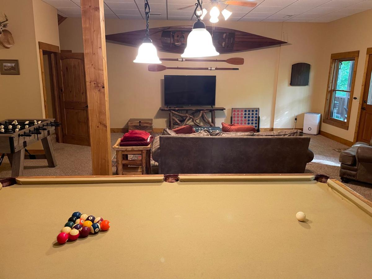 Cozy Creekfront Family Cabin-Pet Friendly -Gamerm-Hot Tub ハイアワシー エクステリア 写真