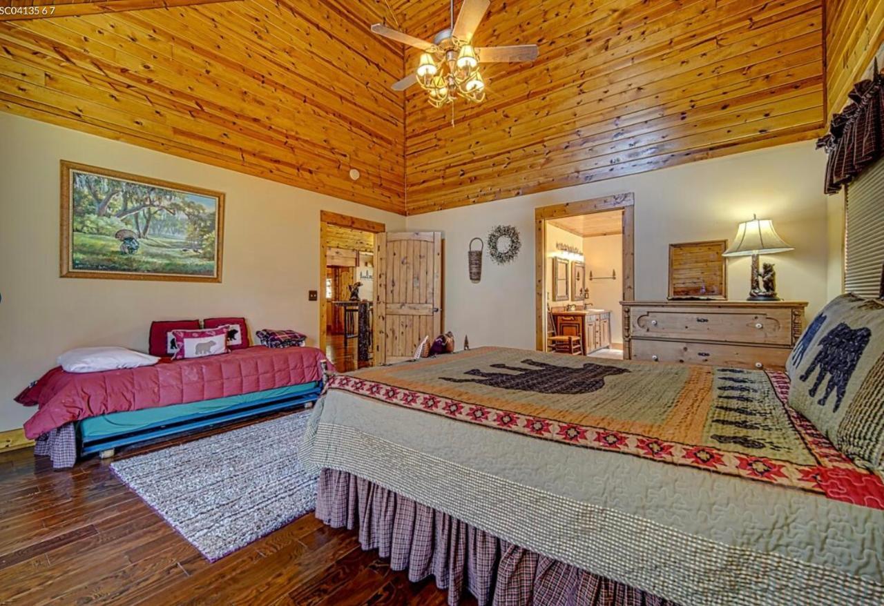 Cozy Creekfront Family Cabin-Pet Friendly -Gamerm-Hot Tub ハイアワシー エクステリア 写真