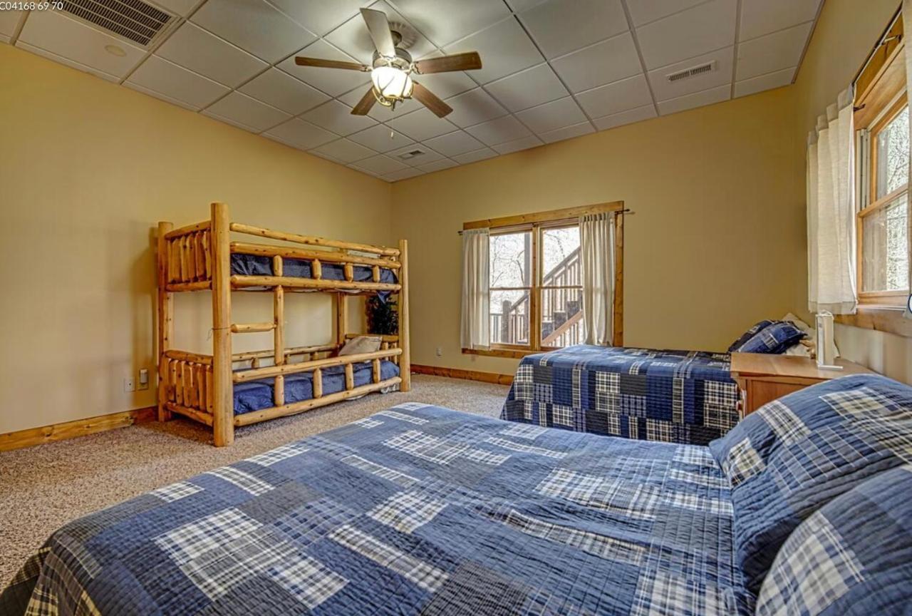 Cozy Creekfront Family Cabin-Pet Friendly -Gamerm-Hot Tub ハイアワシー エクステリア 写真