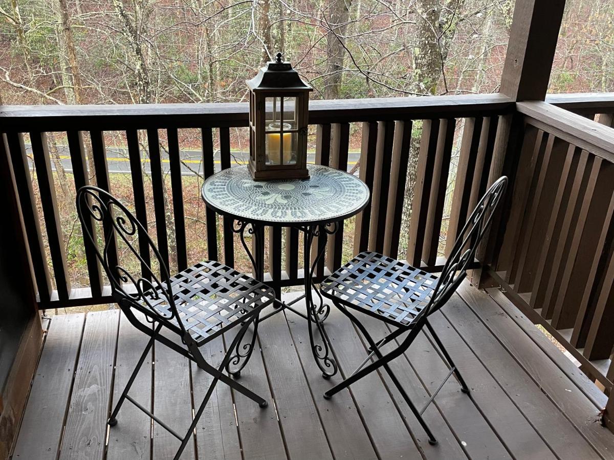 Cozy Creekfront Family Cabin-Pet Friendly -Gamerm-Hot Tub ハイアワシー エクステリア 写真