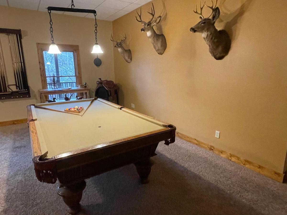 Cozy Creekfront Family Cabin-Pet Friendly -Gamerm-Hot Tub ハイアワシー エクステリア 写真