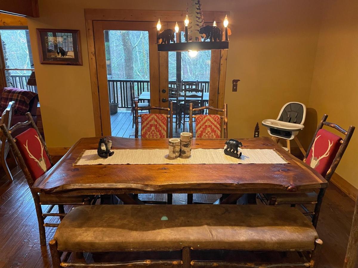 Cozy Creekfront Family Cabin-Pet Friendly -Gamerm-Hot Tub ハイアワシー エクステリア 写真
